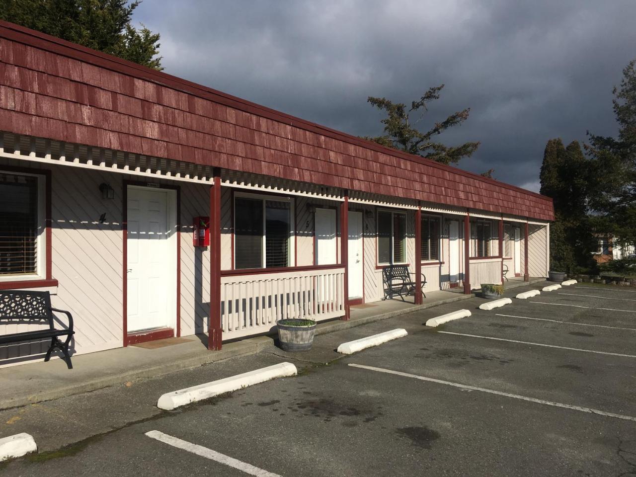 קופוויל Tyee Restaurant And Motel מראה חיצוני תמונה